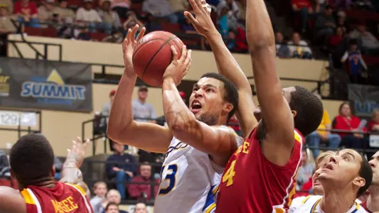 'Roos Hang Tough With Cyclones at Municipal, But Fall 76-61