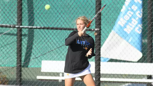 Women's Tennis Shuts Down Coyotes on Day One, 7-0