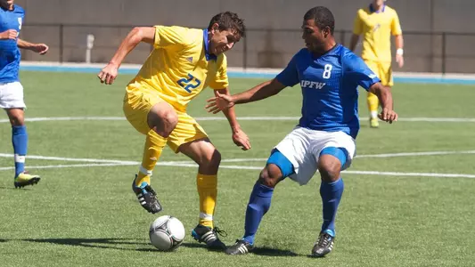 'Roos Set for Homecoming Battle with Golden Eagles