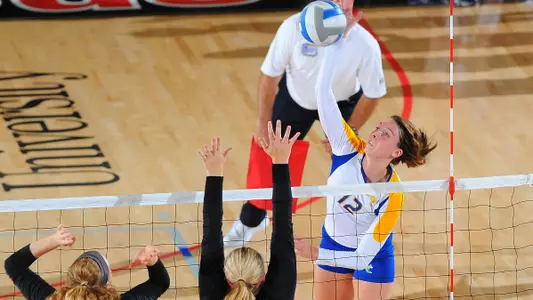 Freshmen Power 'Roos To 5-Set Win Over Gardner-Webb