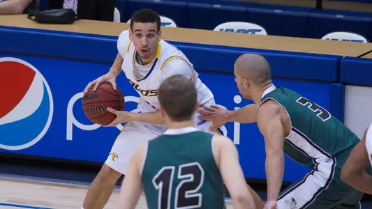 Grizzlies Outlast 'Roos in Sloppy Contest, 81-68