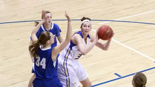 Mastodons Take Down Kangaroos In Defensive Struggle