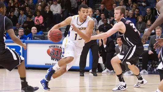 Mavericks Rally in Second Period to Knock Off 'Roos, 67-59