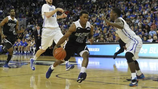 No. 17 Cyclones Use First Half Run to Coast Past ?Roos, 110-51