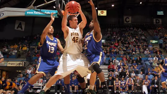 'Roos Battle, But Season Ends in Summit League Tournament, 69-58