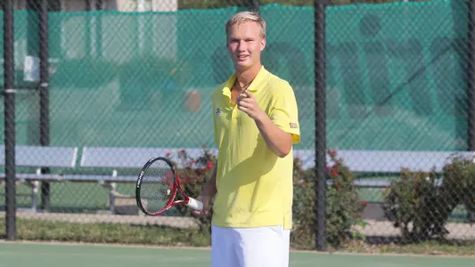 UMKC Dominates William Jewell, 7-0