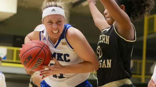 Husa, Washington Reach Double-Digits as Roos fall to WMU
