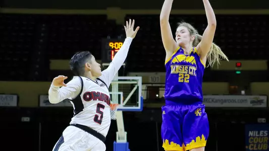 Roos Fall Late at Red-Hot La Salle