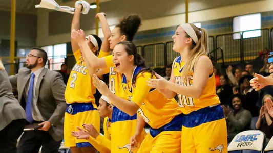 Women?s Basketball Sees Continued Success in the Classroom