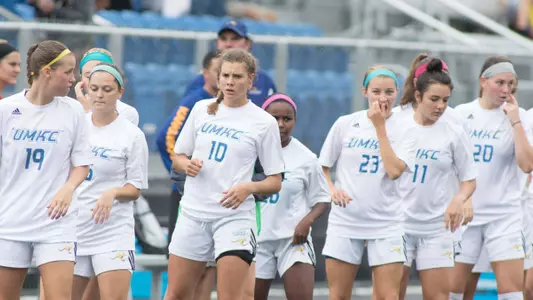 Roos Head West to Face CSU Bakersfield, GCU