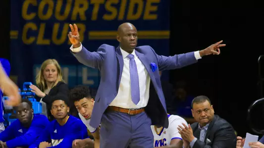 Roos Take Winning Streak to League-Leading CSU Bakersfield Thursday Night