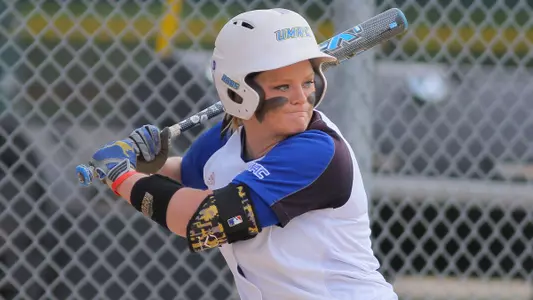 Softball Travels South for UTA Invitational