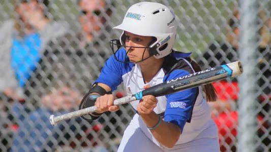 Roos Fall to Shockers, Mavericks on Day Two of Invitational