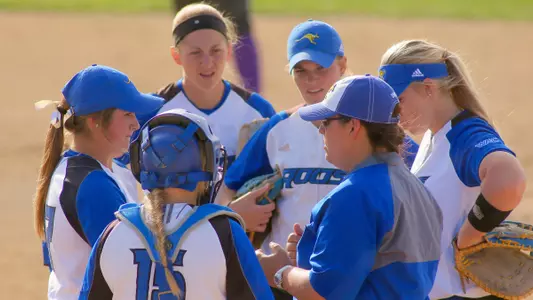 Roos Resume WAC Play at New Mexico State