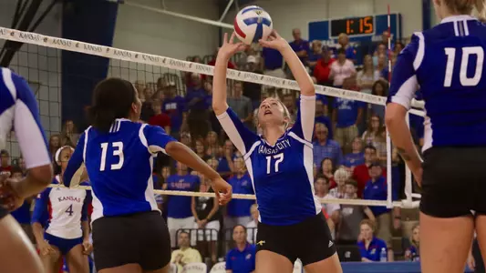 Roos Take Opening Set but Fall To Wildcats