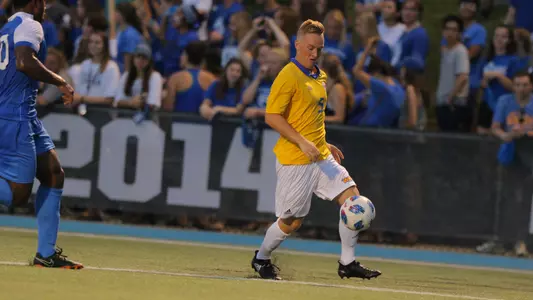 Roos Wrap Up 2018 Regular Season Against Huskies This Saturday