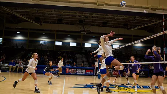 Roos Beat CSUB, Complete Sweep Of California WAC Foes
