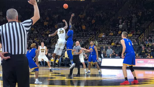 Roos Welcome In Bulldogs For Home Opener