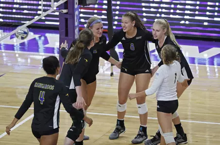 Roos Go Into Phoenix, Take Down Lopes