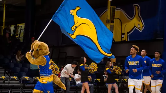 Roos Host CSU Bakersfield, Honor All-Time Legend