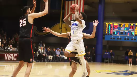 Roos Utilize Loud Home-Court Advantage in Win over Seattle U