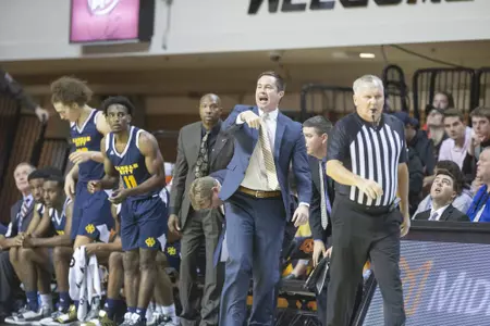 Coach Billy Donlon