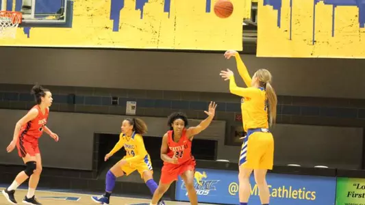 Roos Dominate Seattle U to Sweep Season Series