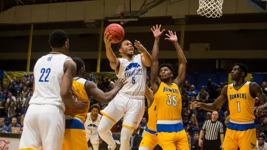 UMKC Men's Hoops Looks to Knock Off Top Team in the WAC