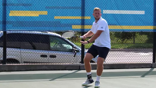 Roos Bounce Back Attempt Comes Up Short Against Shockers
