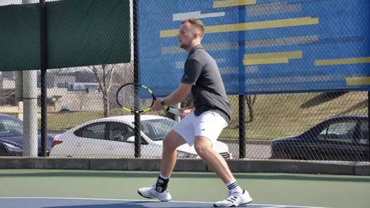 Roos Slip at Home Against Bluejays