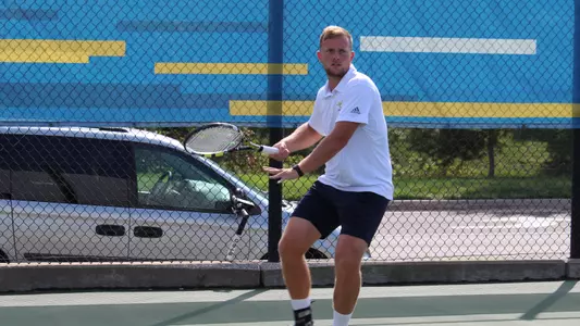 Lopes Outplay Roos in First Conference Match of Season