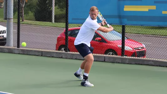 Roos Run Past Tritons on Saturday Afternoon