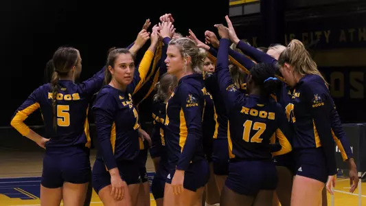 VB Alumni Match Huddle