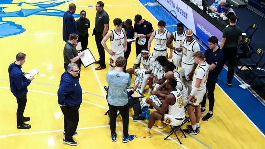 MBB Huddle vs. Lindenwood