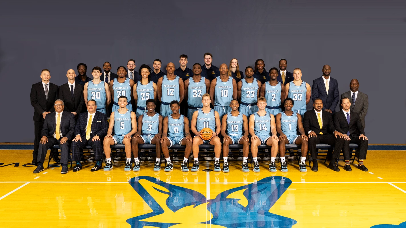 2023-24 Men's Basketball Team Photo