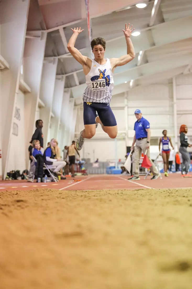 Kansas City Track & Field opened the 2023-24 indoor season at the Bob Timmons Classic on Dec. 2, 2023.