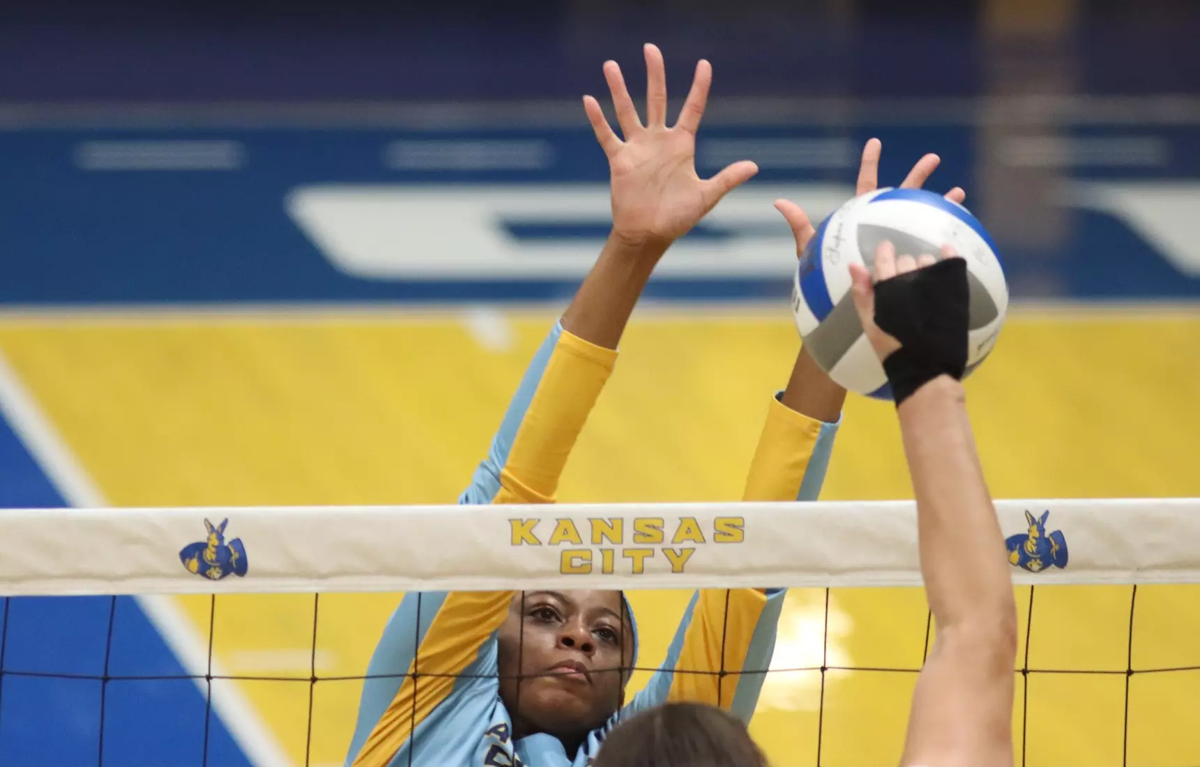 Kansas City Volleyball remained undefeated in Summit League play, pulling out a 3-2 victory over South Dakota State on Sep. 23, 2023.