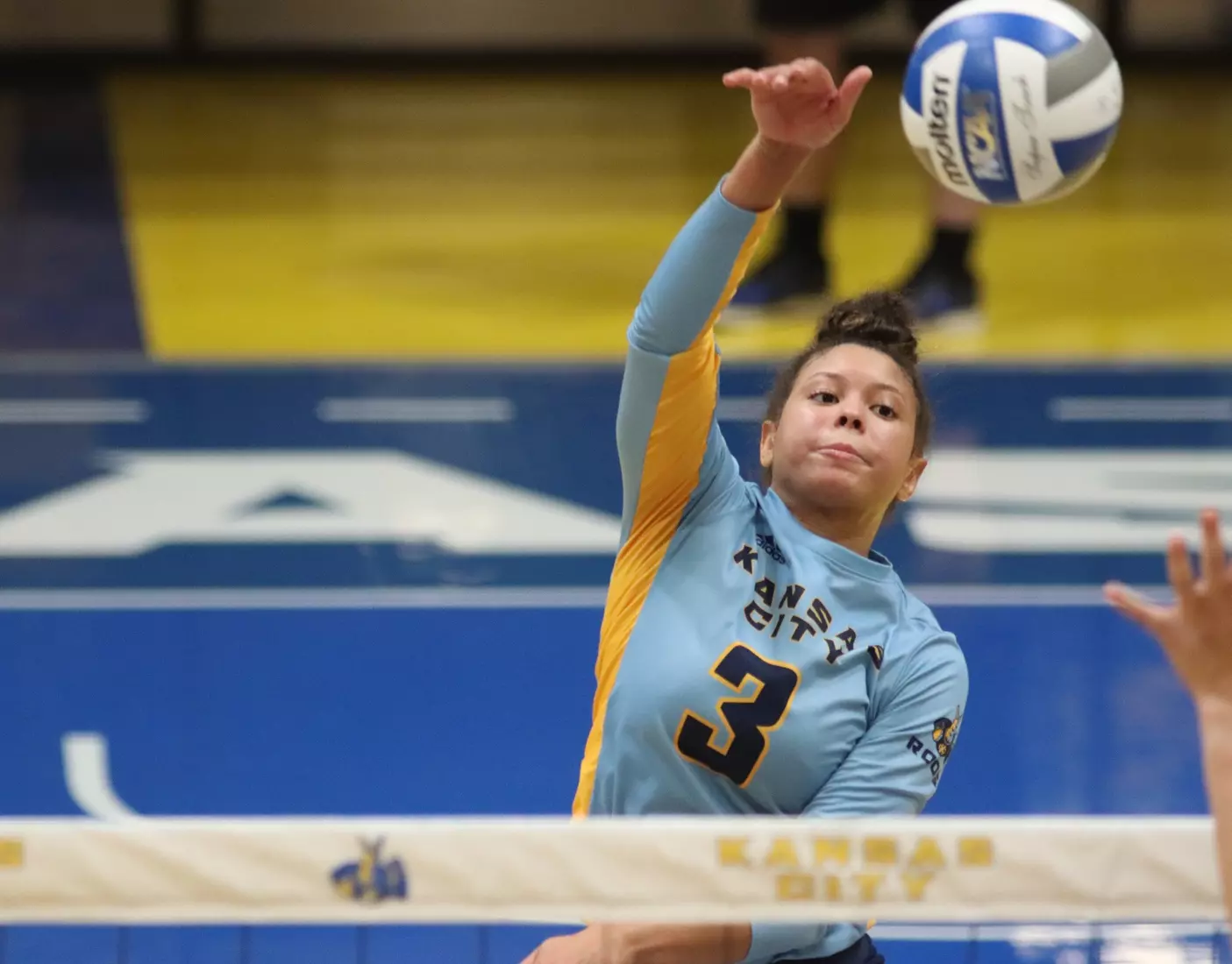 Kansas City Volleyball remained undefeated in Summit League play, pulling out a 3-2 victory over South Dakota State on Sep. 23, 2023.