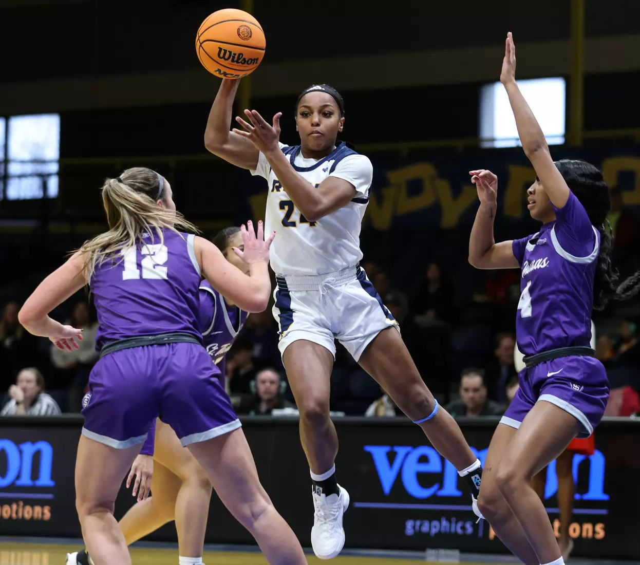 Kansas City Women's Basketball fell to St. Thomas in the last game of the 2023 calendar year on Dec. 31, 2023.