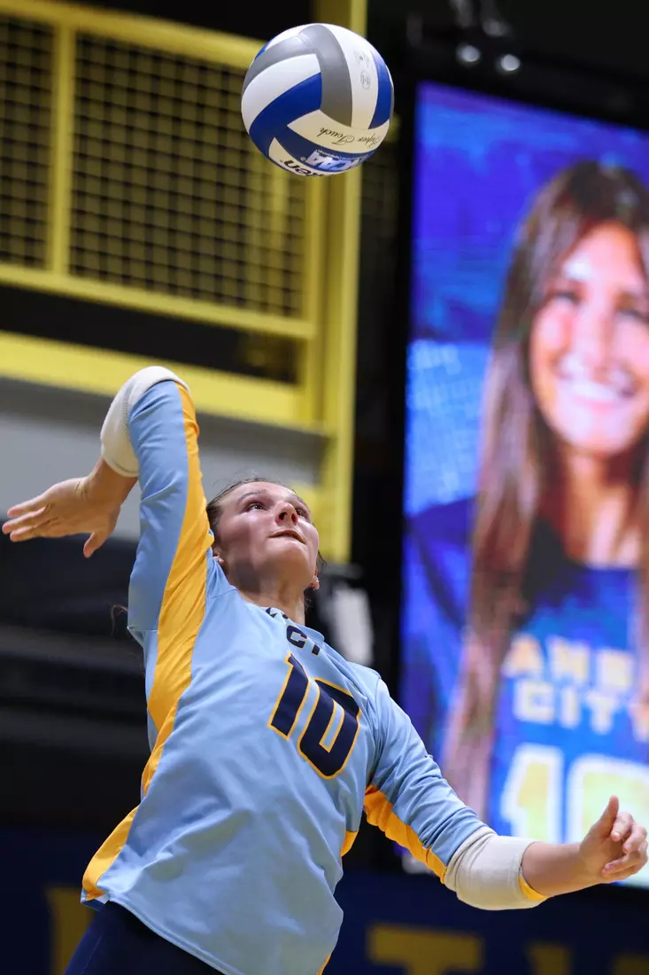 Kansas City Volleyball fell to Lindenwood in three sets, 25-14, 26-24, 25-21, in its first game of the Kangaroo Klassic. Kaia Dunford led the team in kills with seven.