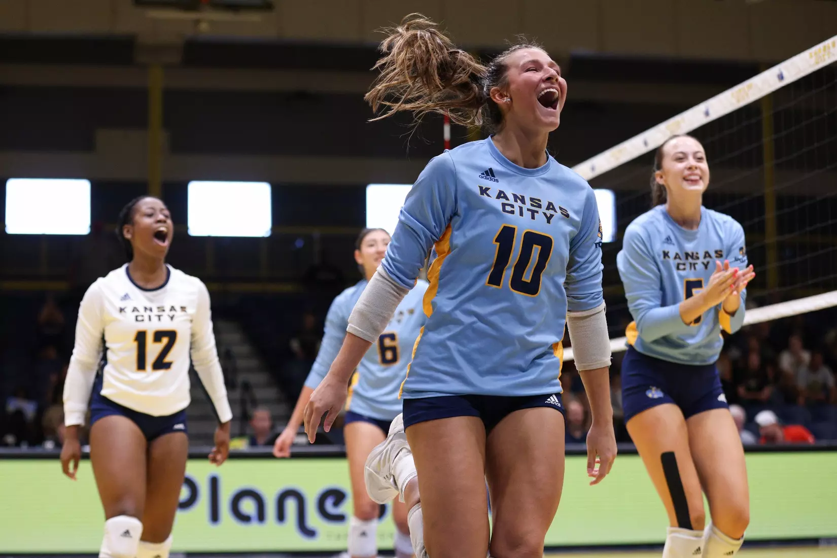 Kansas City Volleyball fell to Lindenwood in three sets, 25-14, 26-24, 25-21, in its first game of the Kangaroo Klassic. Kaia Dunford led the team in kills with seven.