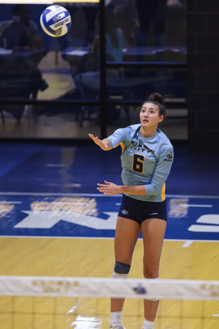 Kansas City Volleyball fell to Lindenwood in three sets, 25-14, 26-24, 25-21, in its first game of the Kangaroo Klassic. Kaia Dunford led the team in kills with seven.