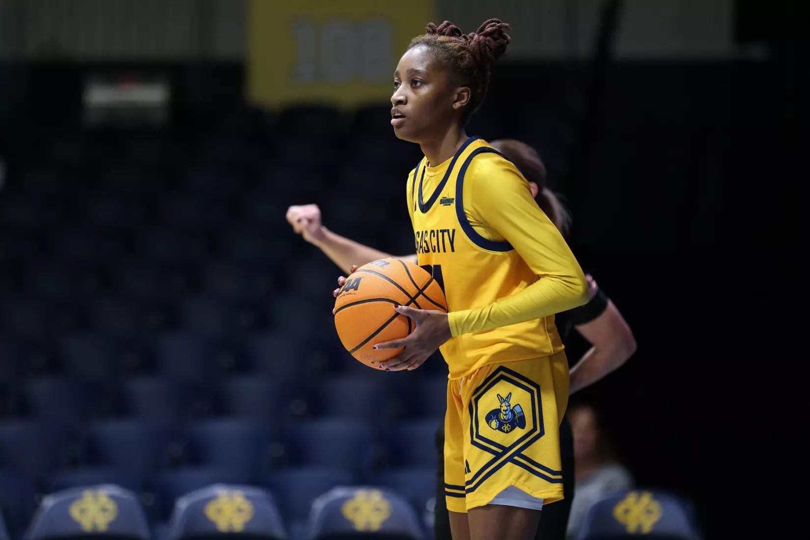 Kansas City Women's Basketball fell to North Dakota 60-63 in its home opener. Alayna Contreras led the Roos from the field with 16 points.