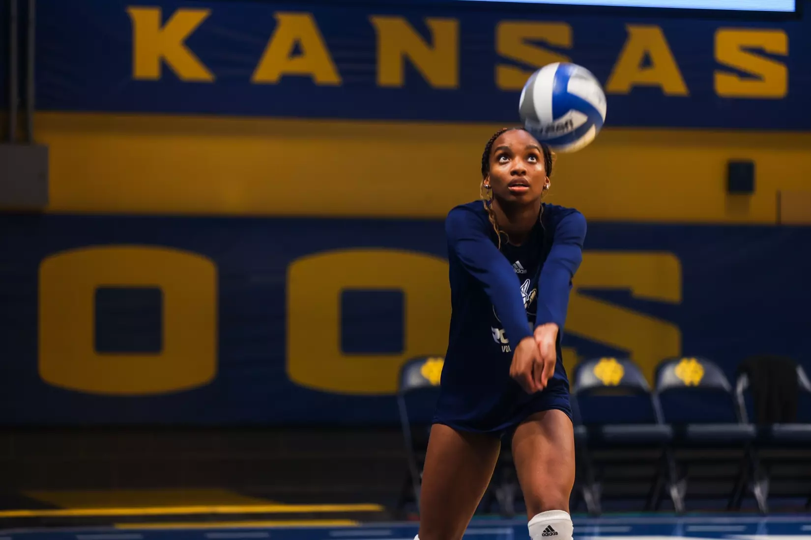 Kansas City Volleyball was unable to hold momentum after a thrilling first set, falling to South Dakota in four on Oct. 15, 2025.