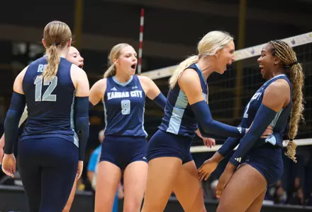The Roos went up against the University of Nebraska-Omaha Mavericks on Thursday, October 21st. Even with the hardwork and determination the Roos put up, they sadly fell to the Mavericks in a 3-1 match.