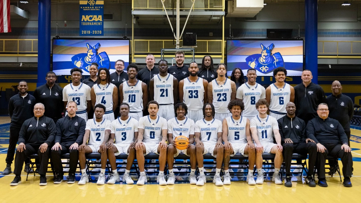 Men's Basketball 2025-26 Team Photo