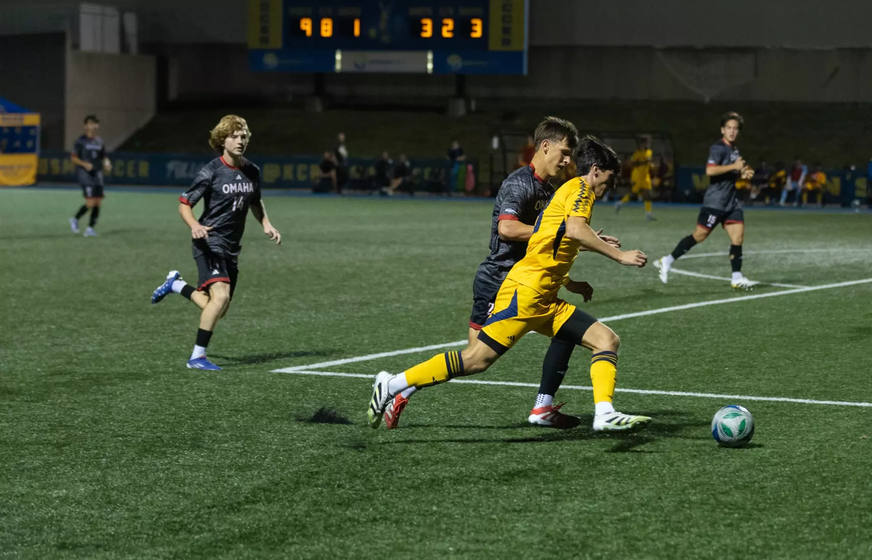 In the first home conference game of the season, the Roos went up against the Omaha Mavericks, resulting in a 1-0 win for the Roos. The Roos’ defense held strong through the final minutes. The win adds another highlight to an impressive season for the team.
