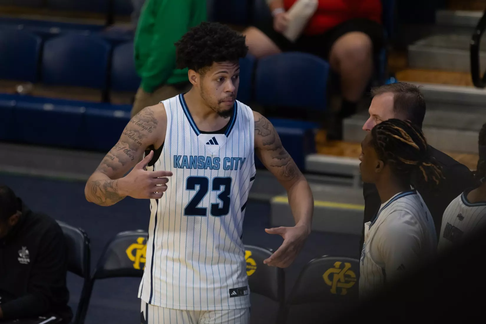 In the third game of the season, the Roos went up against the Iona Gaels. With the fast pace of the game, the Roos had strong offensive momentum throughout. Despite this, the Roos fell to the Gaels in a final score of 105-91.