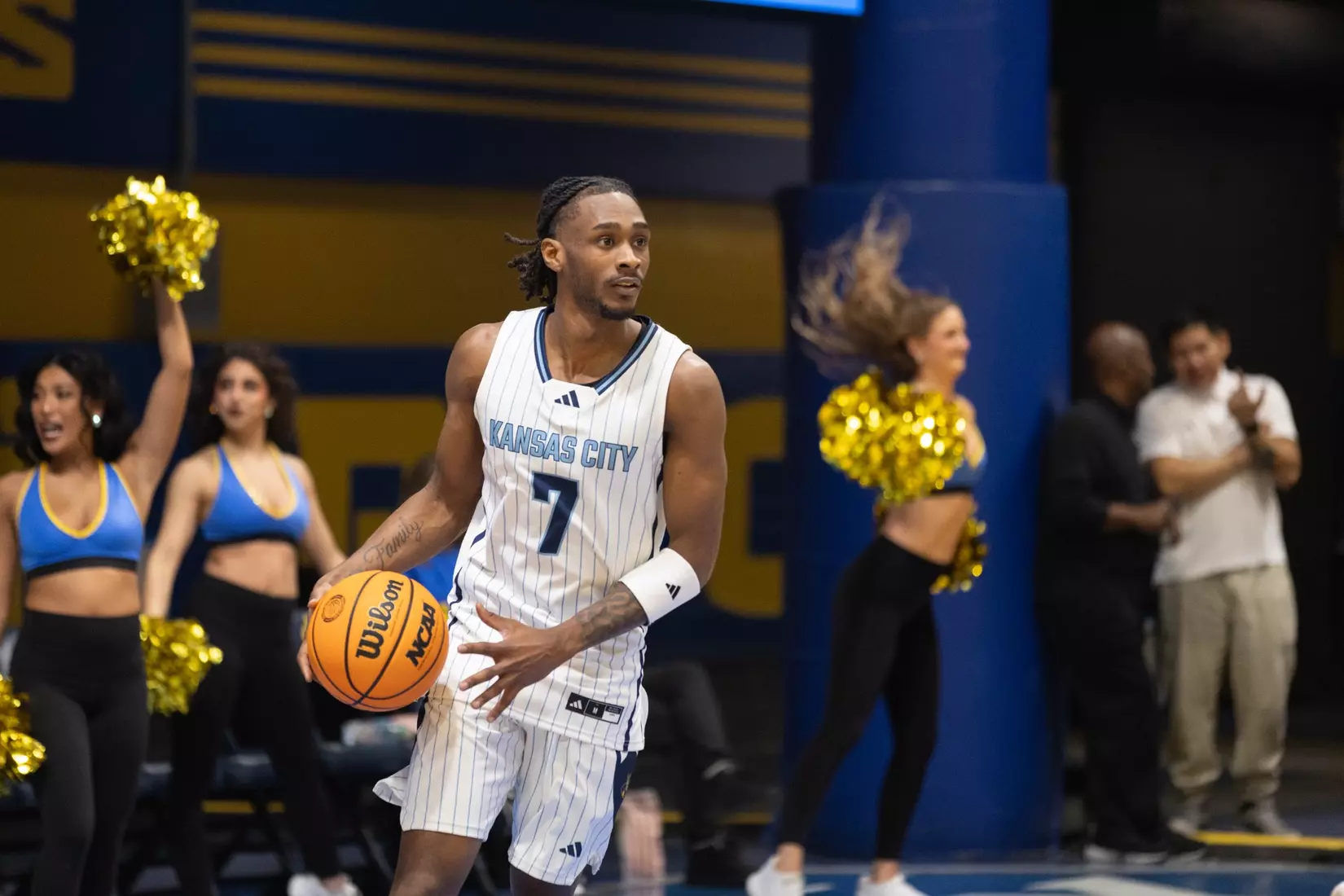 The KC Roos took on the Idaho State Bengals delivered a fast-paced performance that kept the crowd locked in from start to finish. The Bengals won in a final score of 68-59.