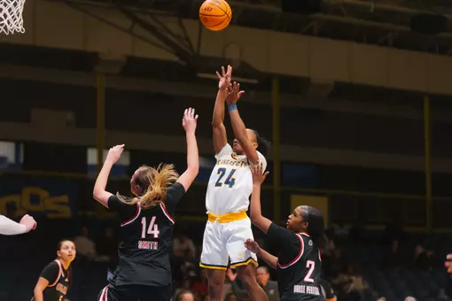 Kansas City Roos' Women's Basketball dominated Omaha with a 61-59 win on December 31, 2025.